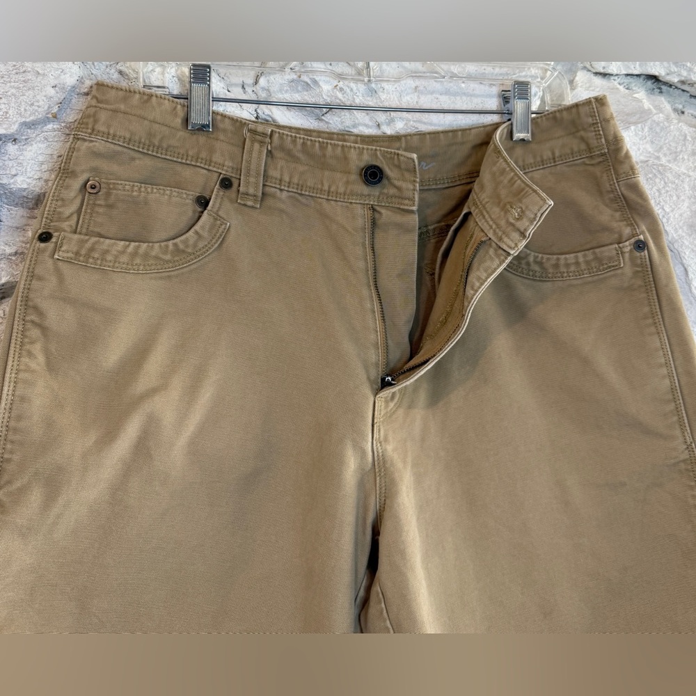 Eddie Bauer | Men's 100% Cotton Classic Khaki Cargo Shorts, Size 33 - Picture 5 of 16